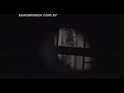 ❤️ Lourinho é filmado secretamente por um voyeur de bairro escondido atrás de tijolos ocos Porno vídeo em porno pt.pornoxlxx.ru ❌❤